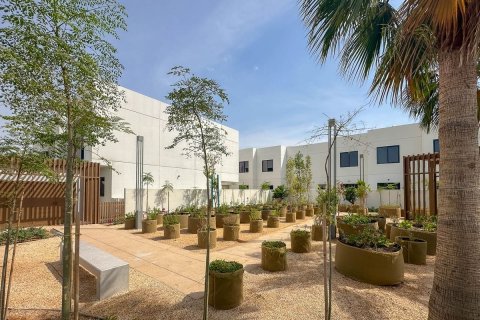 Townhouse de 3 dormitorios en  Yas Island, UAE No. 140088 6