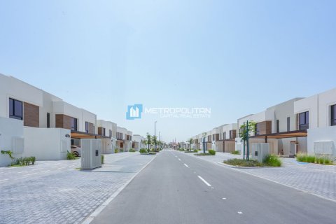 Townhouse de 3 dormitorios en  Yas Island, UAE No. 140088 3