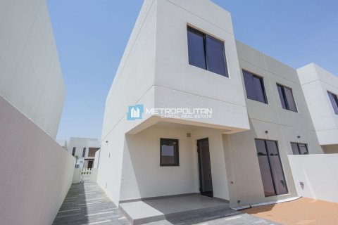 Townhouse de 3 dormitorios en  Yas Island, UAE No. 140088