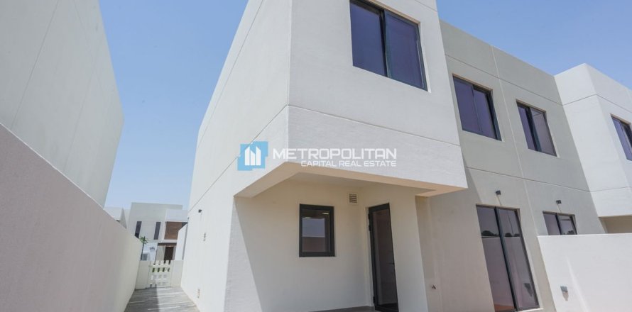 Townhouse de 3 dormitorios en  Yas Island, UAE No. 140088