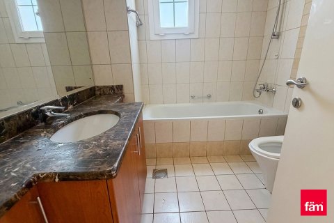 3 bedrooms Townhouse in Dubai, UAE No. 173269 9