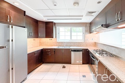 3 bedrooms Villa in Legacy, UAE No. 199030 6