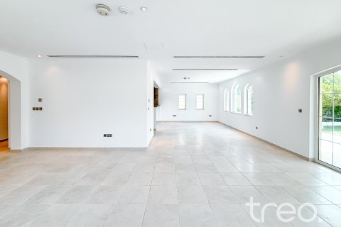 3 bedrooms Villa in Legacy, UAE No. 199030 10