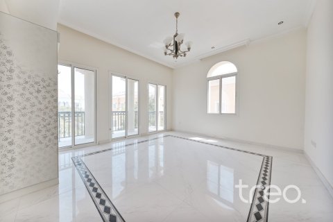 5 bedrooms Villa in The Villa, UAE No. 199032 12