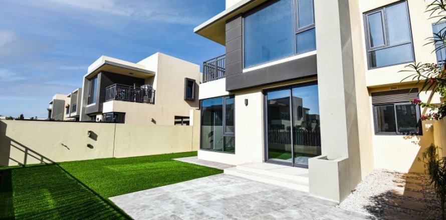 4 bedrooms Villa  No. 132352