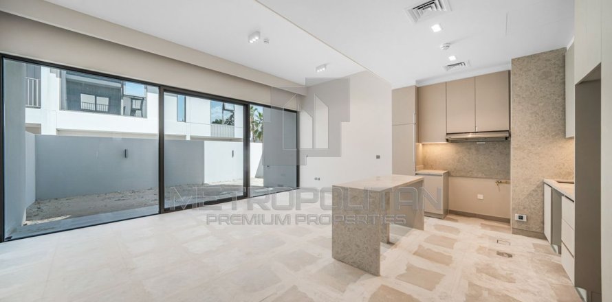 3 bedrooms Townhouse in District 7, UAE No. 77764