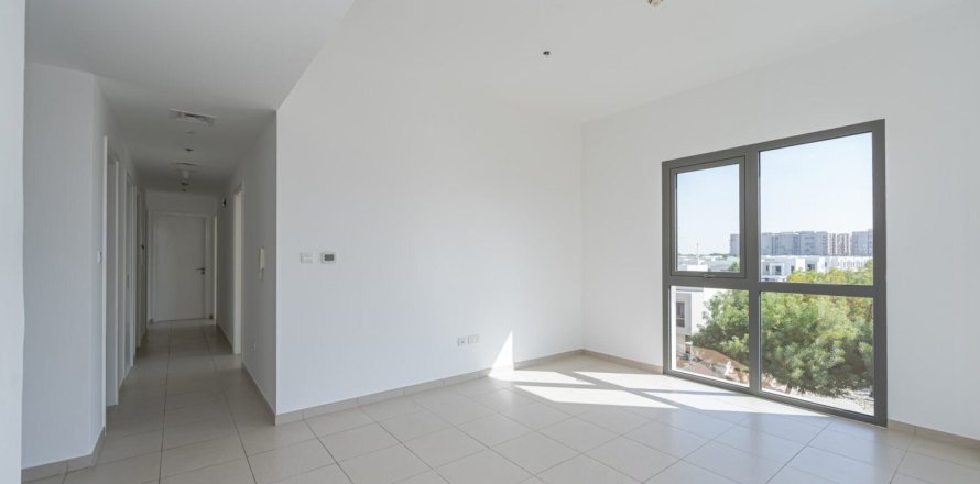 Квартира с 3 спальнями в Zahra Apartments, ОАЭ №160190