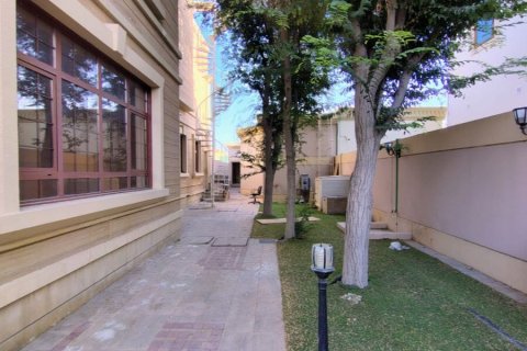 Вилла с 5 спальнями в Al Barsha 2, ОАЭ №160192 7