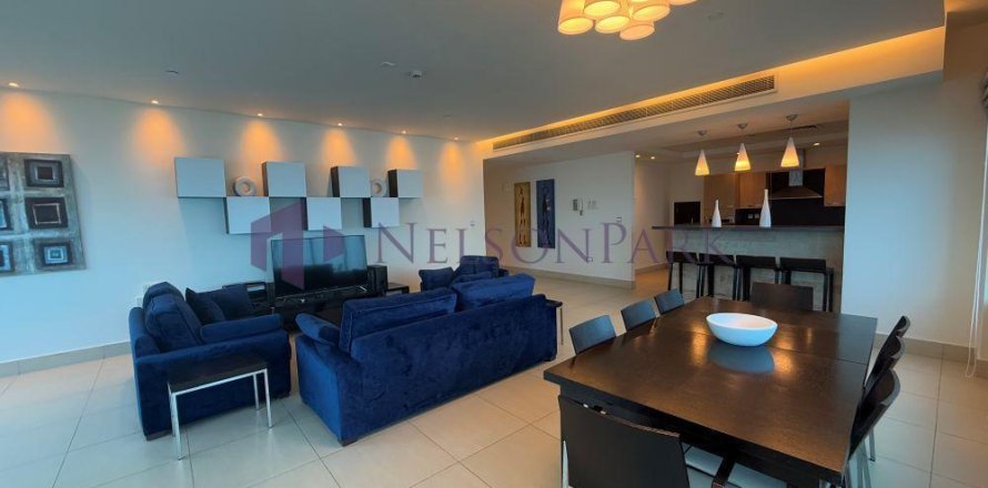 3 bedrooms Apartment in Doha, Qatar No. 57722