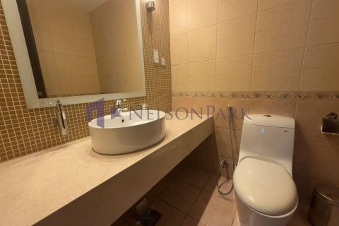 3 bedrooms Apartment in Doha, Qatar No. 57722 16