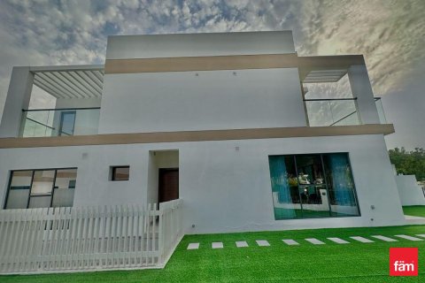 4 bedrooms Villa in Dubai, UAE No. 143644 26
