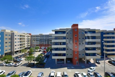 Apartment de 3 dormitorios en Al Reef, UAE No. 172625
