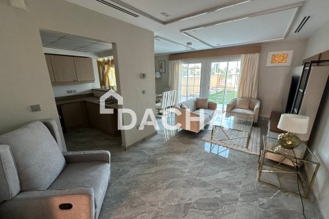 2 bedrooms Townhouse in Jumeirah Village Triangle, UAE No. 165673 4