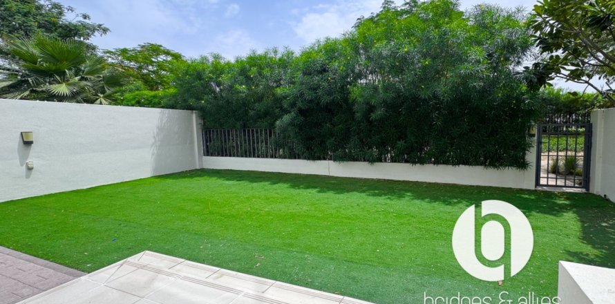 Villa de 4 chambres à Dubai Hills Estate, UAE No. 167044
