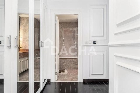 5 bedrooms Penthouse in Emirates Crown, UAE No. 155449 14