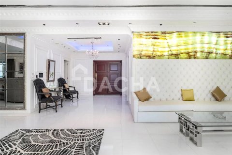 5 bedrooms Penthouse in Emirates Crown, UAE No. 155449 16