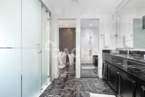 5 bedrooms Penthouse in Emirates Crown, UAE No. 155449 8