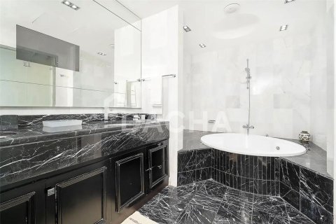 5 bedrooms Penthouse in Emirates Crown, UAE No. 155449 7