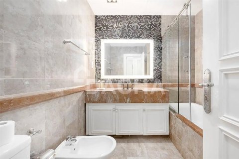 5 bedrooms Penthouse in Emirates Crown, UAE No. 155449 3