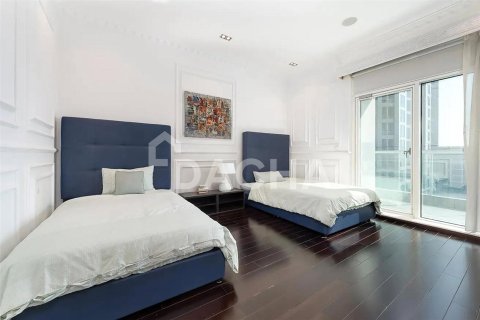 5 bedrooms Penthouse in Emirates Crown, UAE No. 155449 13