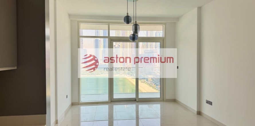 2 bedrooms Apartment in EMAAR Beachfront, UAE No. 198965
