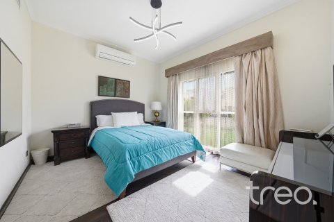 Villa de 4 dormitorios en Meadows, UAE No. 173810 16