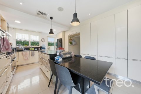 Villa de 4 dormitorios en Meadows, UAE No. 173810 5
