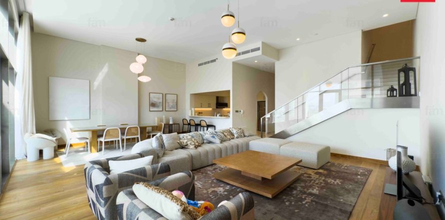 Квартира с 4 спальнями №120359