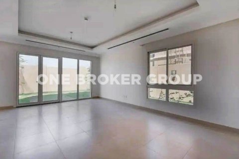 Villa de 4 dormitorios en Al Barsha, UAE No. 377 5