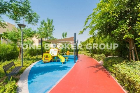 Villa de 4 chambres à Al Barsha, UAE No. 378 13