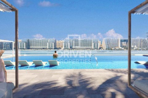Квартира с 2 спальнями в EMAAR Beachfront, ОАЭ №190075 6