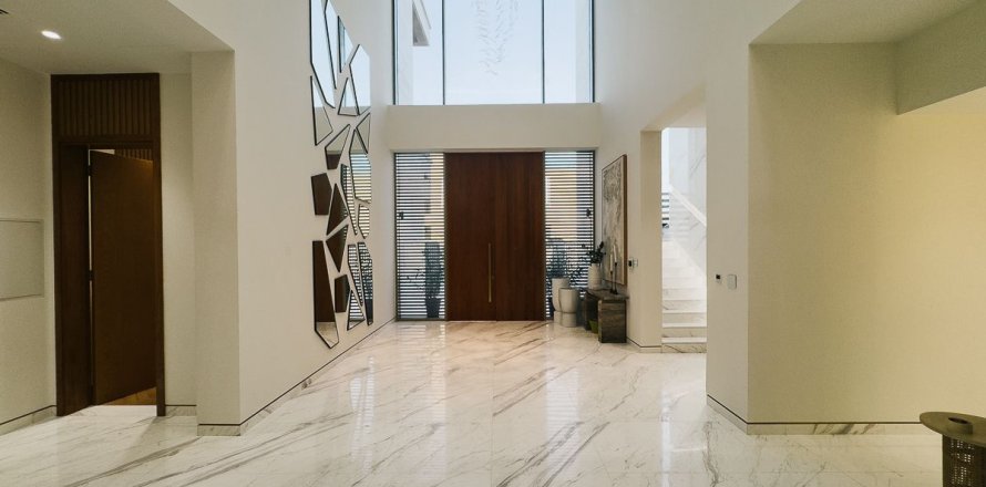 7 bedrooms Villa in Dubai, UAE No. 162650