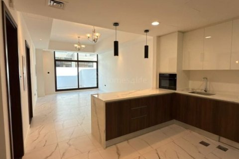 4 bedrooms Villa in District 11, UAE No. 156258 3