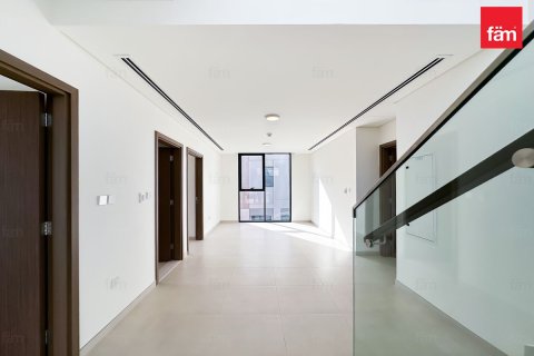 4 bedrooms Villa in Dubai, UAE No. 142628 10