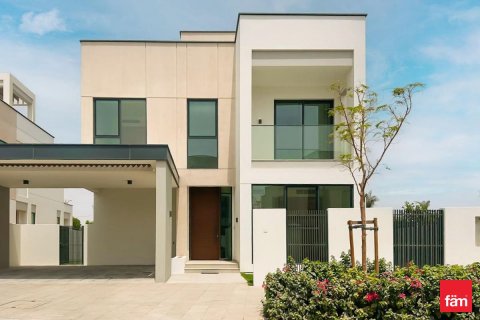 4 bedrooms Villa in Dubai, UAE No. 142628