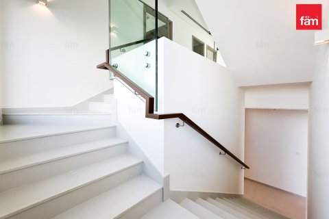 4 bedrooms Villa in Dubai, UAE No. 142628 9