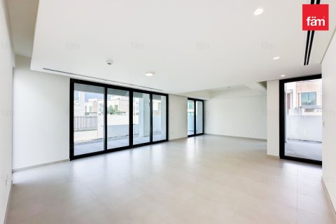 4 bedrooms Villa in Dubai, UAE No. 142628 7