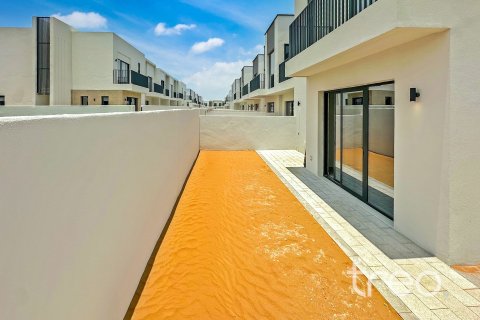 Villa de 4 dormitorios en EMAAR South, UAE No. 199096 3