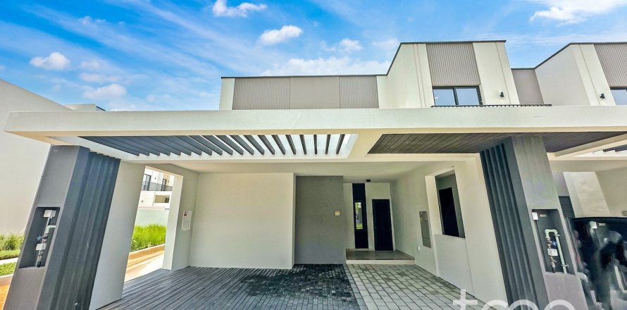 Villa de 4 dormitorios en EMAAR South, UAE No. 199096