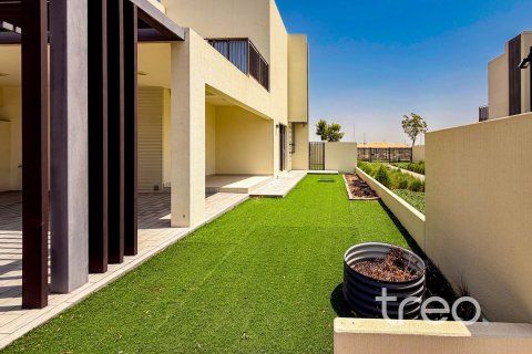 4 غرف نوم تاون هاوس في EMAAR South, الإمارات العربية المتحدة رقم 199095 22