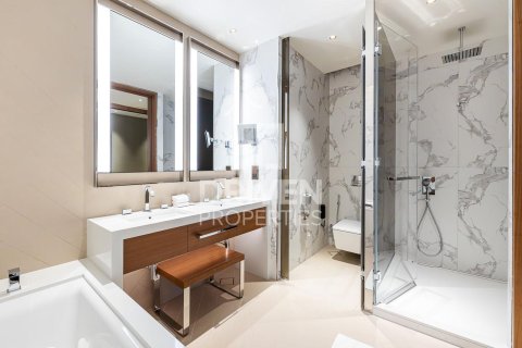 Квартира с 2 спальнями в The Address Residences Dubai Opera, ОАЭ №192473 16