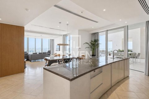 4 bedrooms Apartment in Jumeirah Village Circle, UAE No. 200535