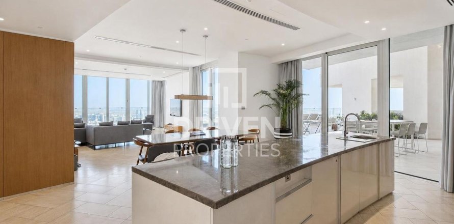 4 bedrooms Apartment in Jumeirah Village Circle, UAE No. 200535