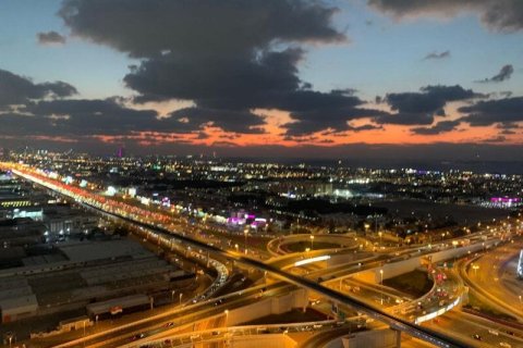 Apartment de 2 dormitorios en Aykon City, UAE No. 144801 14