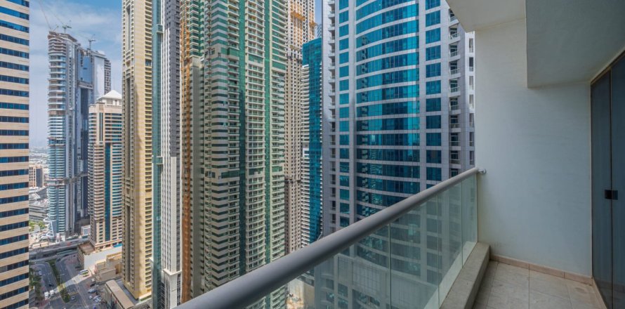 3 bedrooms Apartment in Emirates Crown, UAE No. 168264