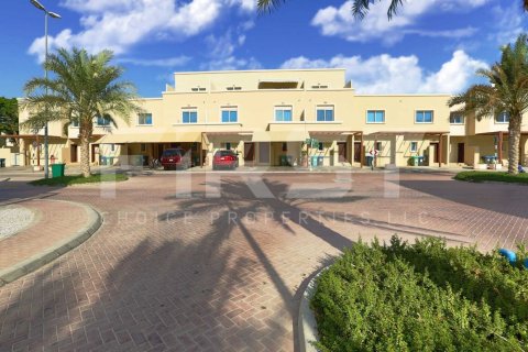 Villa de 2 dormitorios en Al Reef, UAE No. 172365
