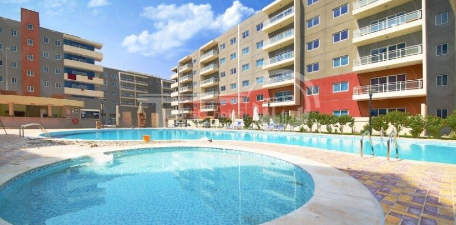 Apartment de 3 dormitorios en Al Reef, UAE No. 172367