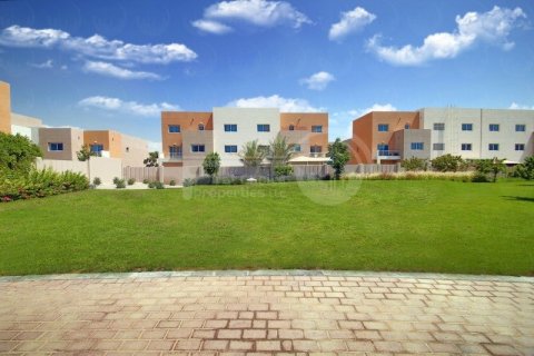 Villa de 2 dormitorios en Abu Dhabi, UAE No. 172368 20