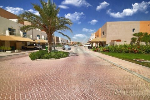 Villa de 2 dormitorios en Abu Dhabi, UAE No. 172368 15