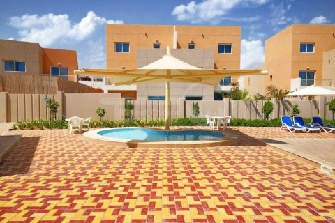 Villa de 2 dormitorios en Abu Dhabi, UAE No. 172368 17